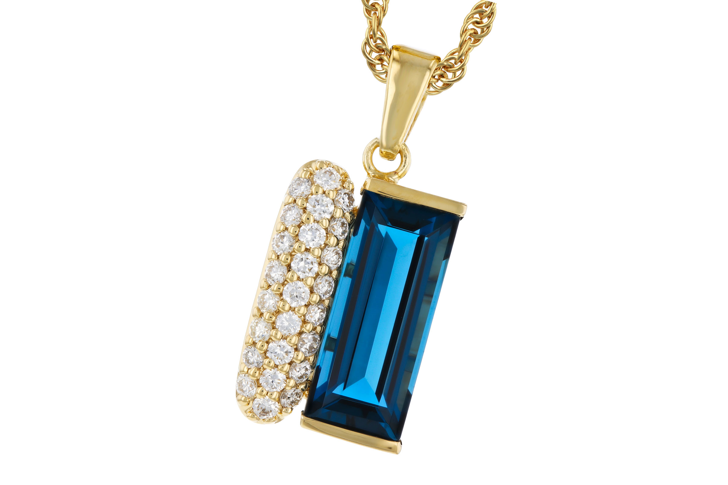 M311-84484: NECK 2.67 LONDON BLUE TOPAZ 2.92 TGW (12x5MM BT)